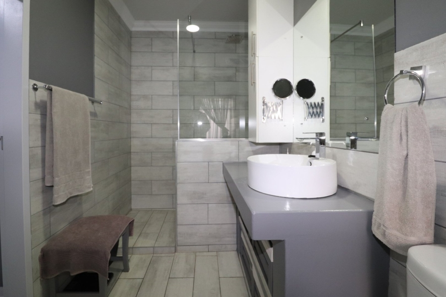 5 Bedroom Property for Sale in Irene Park North West